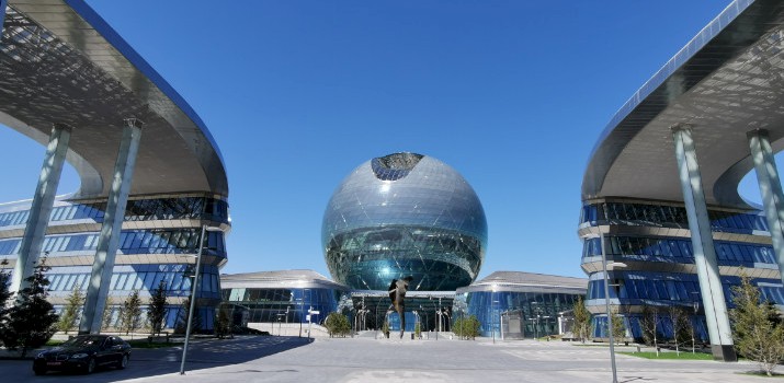 Nur-Alem auf EXPO 2017 und AIFC Sitz