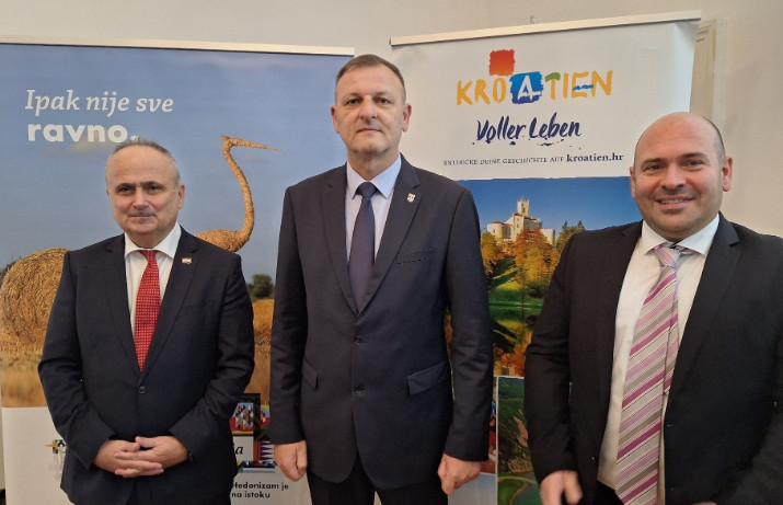 ctour-medientreff_kroatien_botschafter_gordan_bakota-_prasident_der_region_osijek-baranja_mato_lukic_und_tourismuschef_rome.jpg