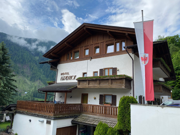 Genießerhotel Alpenhof in St. Walburg