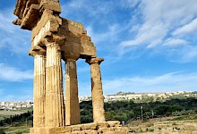 der_tempel_von_castor_und_pollux_in_agrigento.220x150.jpg