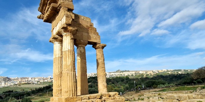 Der Tempel von Castor und Pollux in Agrigento, Sizilien
